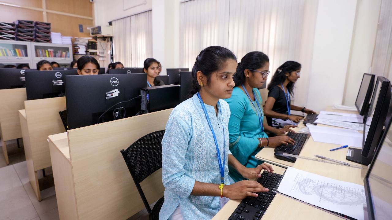 MES College of Arts, Commerce and Science