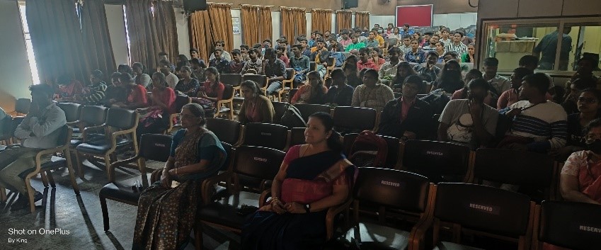 MES College of Arts, Commerce and Science