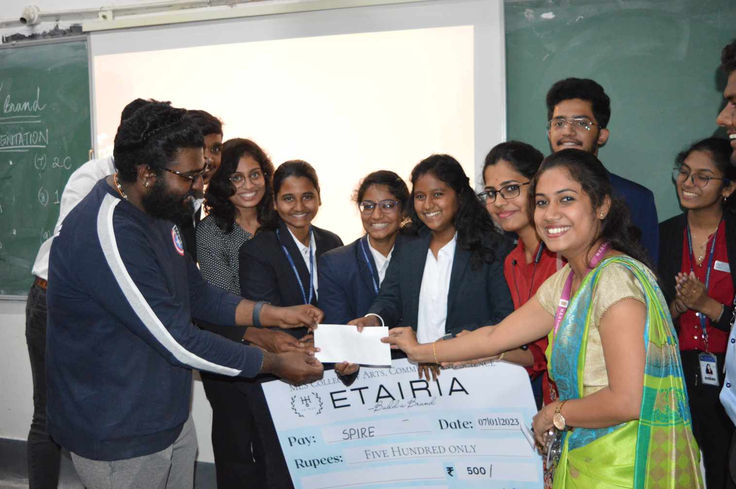 MES College of Arts, Commerce and Science