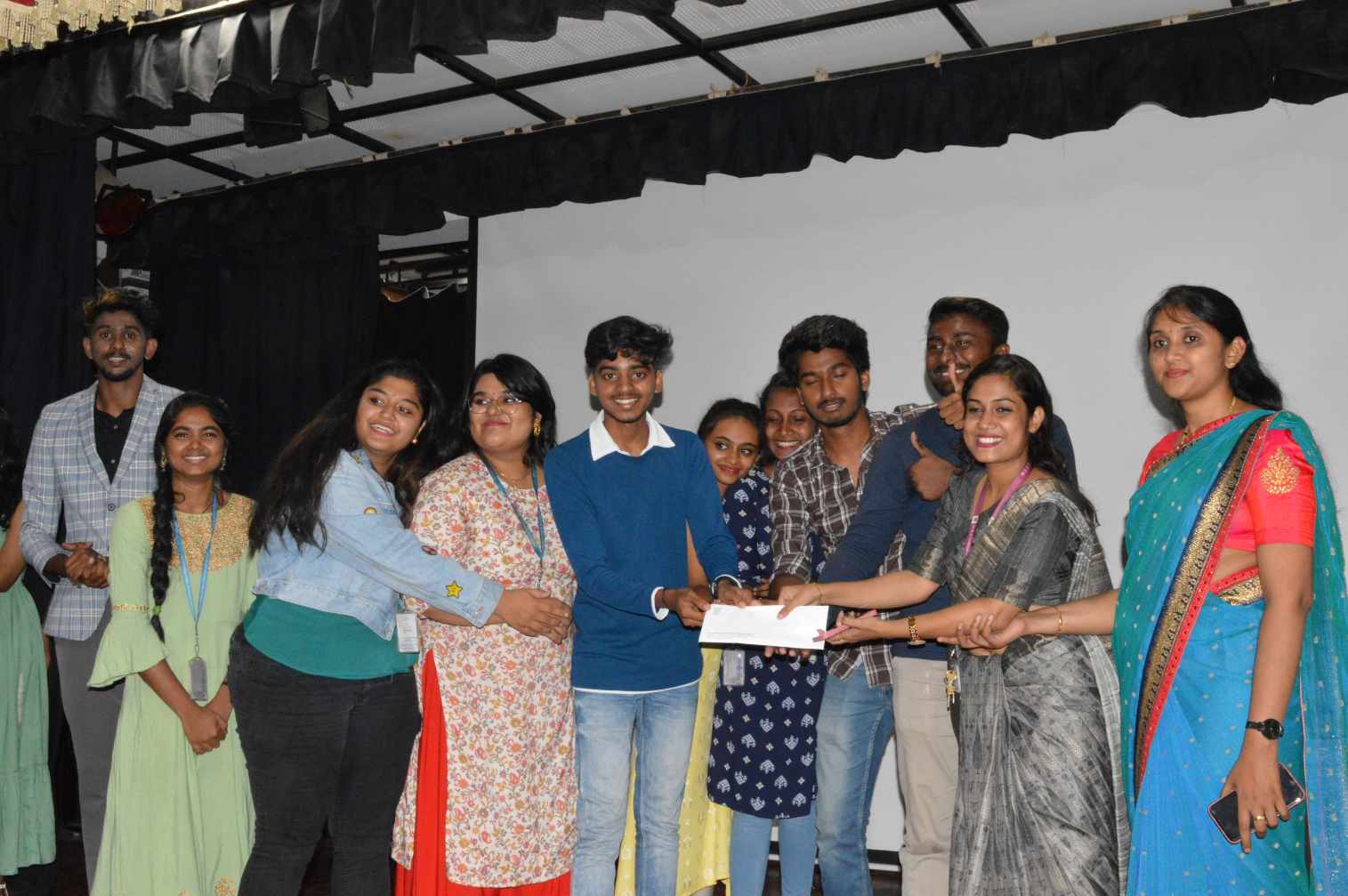 MES College of Arts, Commerce and Science