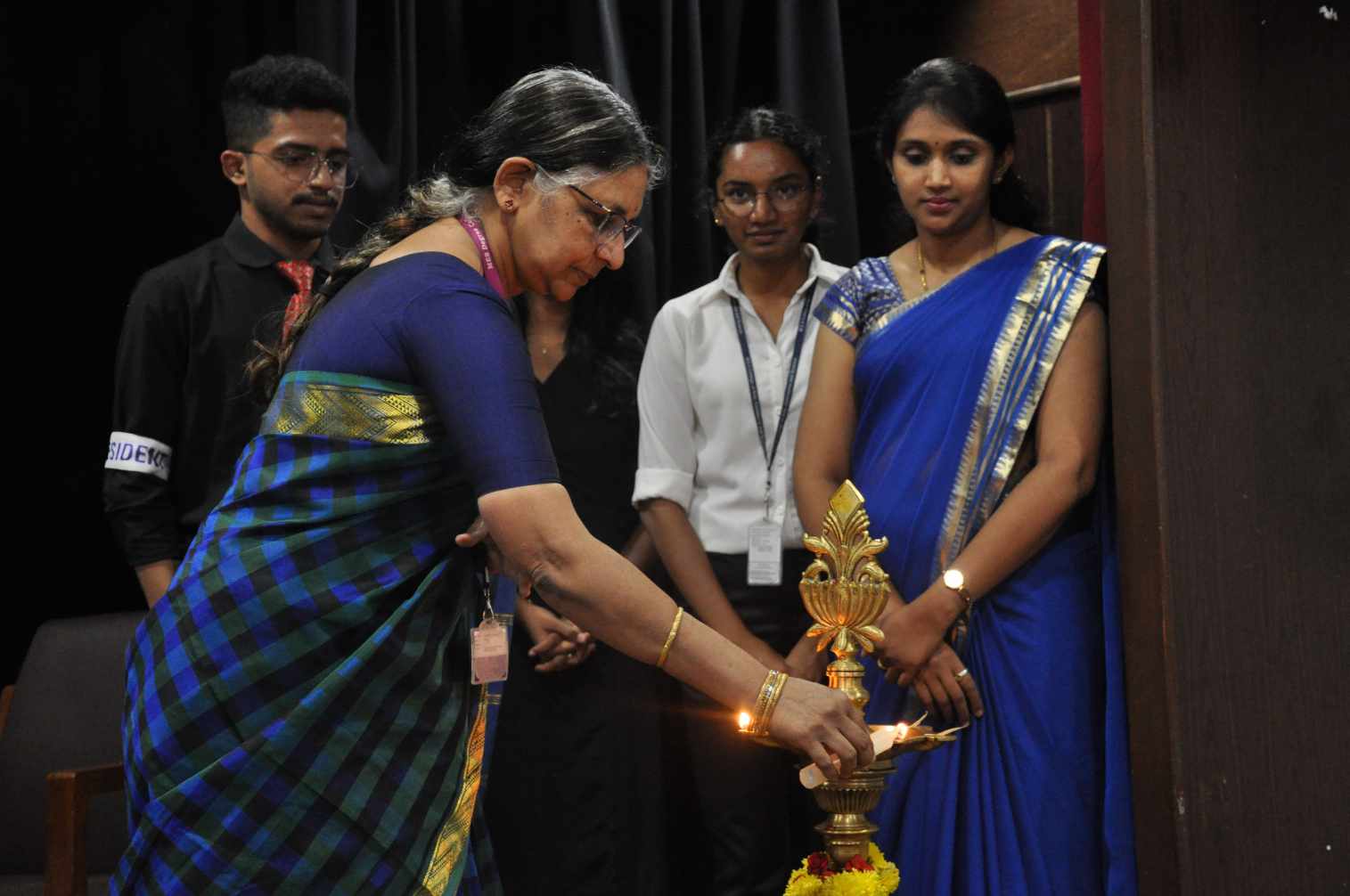 MES College of Arts, Commerce and Science