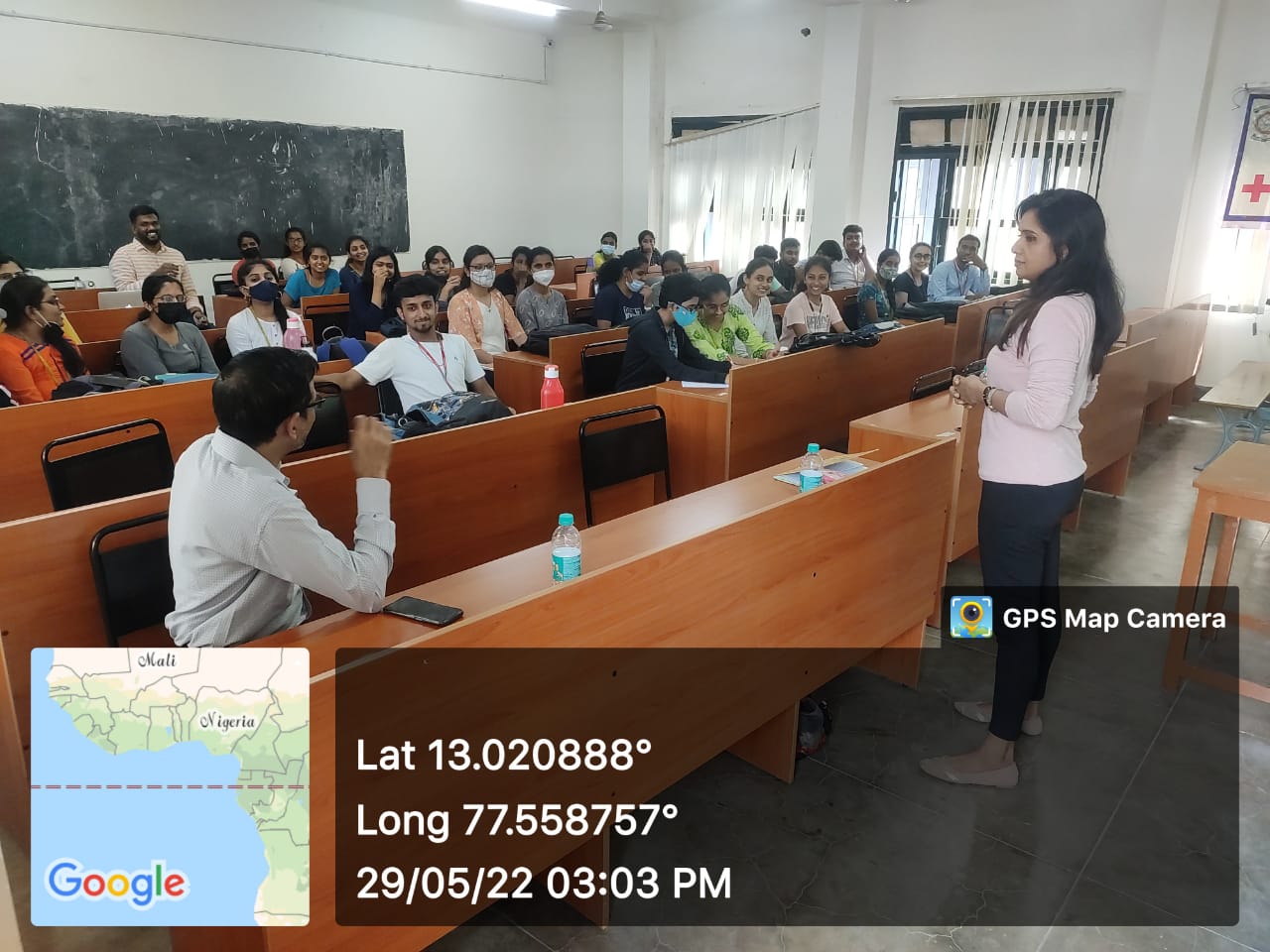 MES College of Arts, Commerce and Science