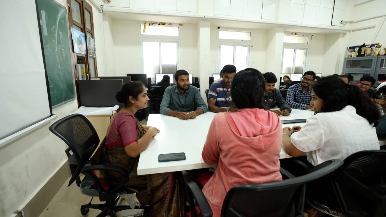 MES College of Arts, Commerce and Science