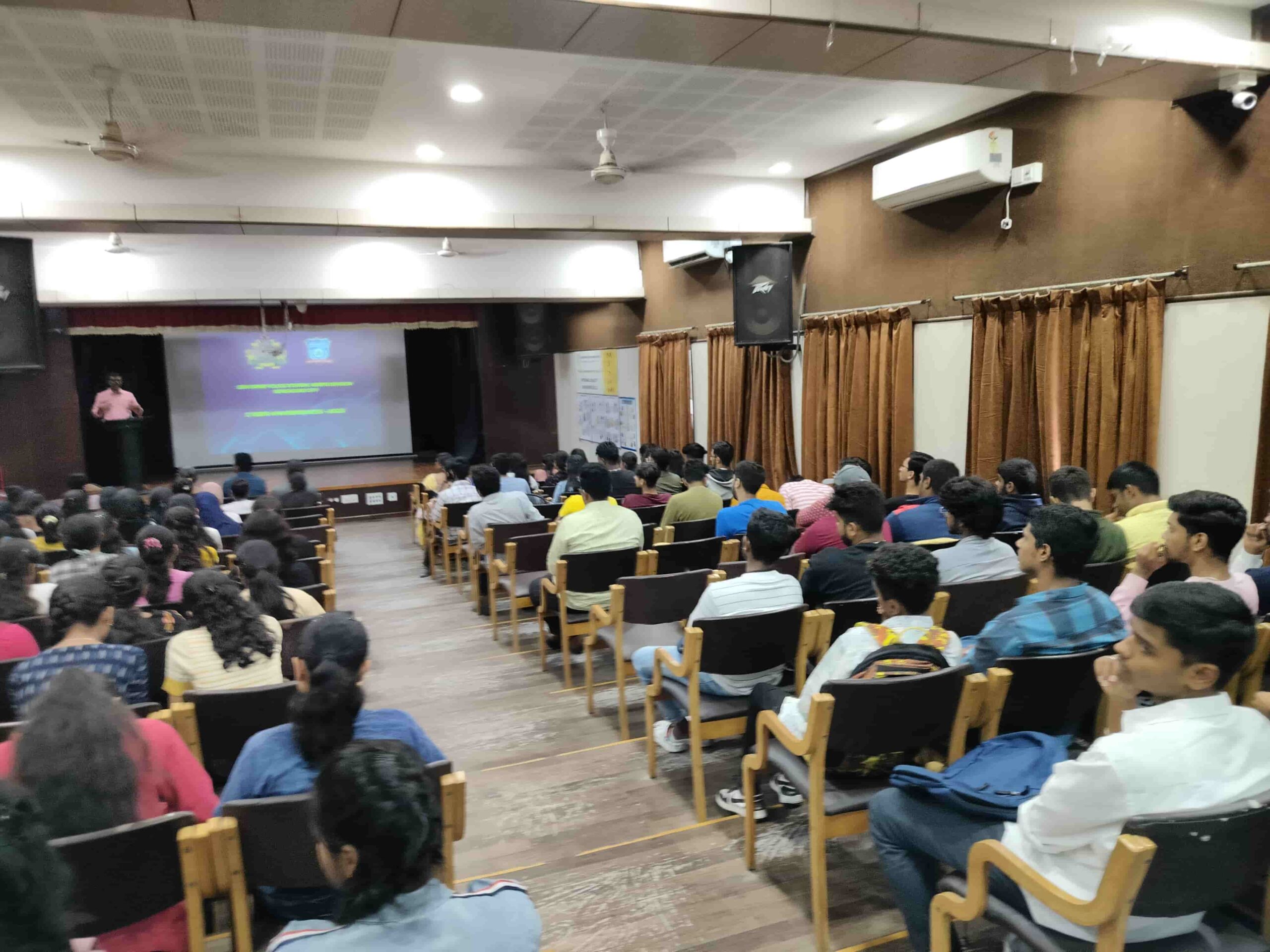 MES College of Arts, Commerce and Science