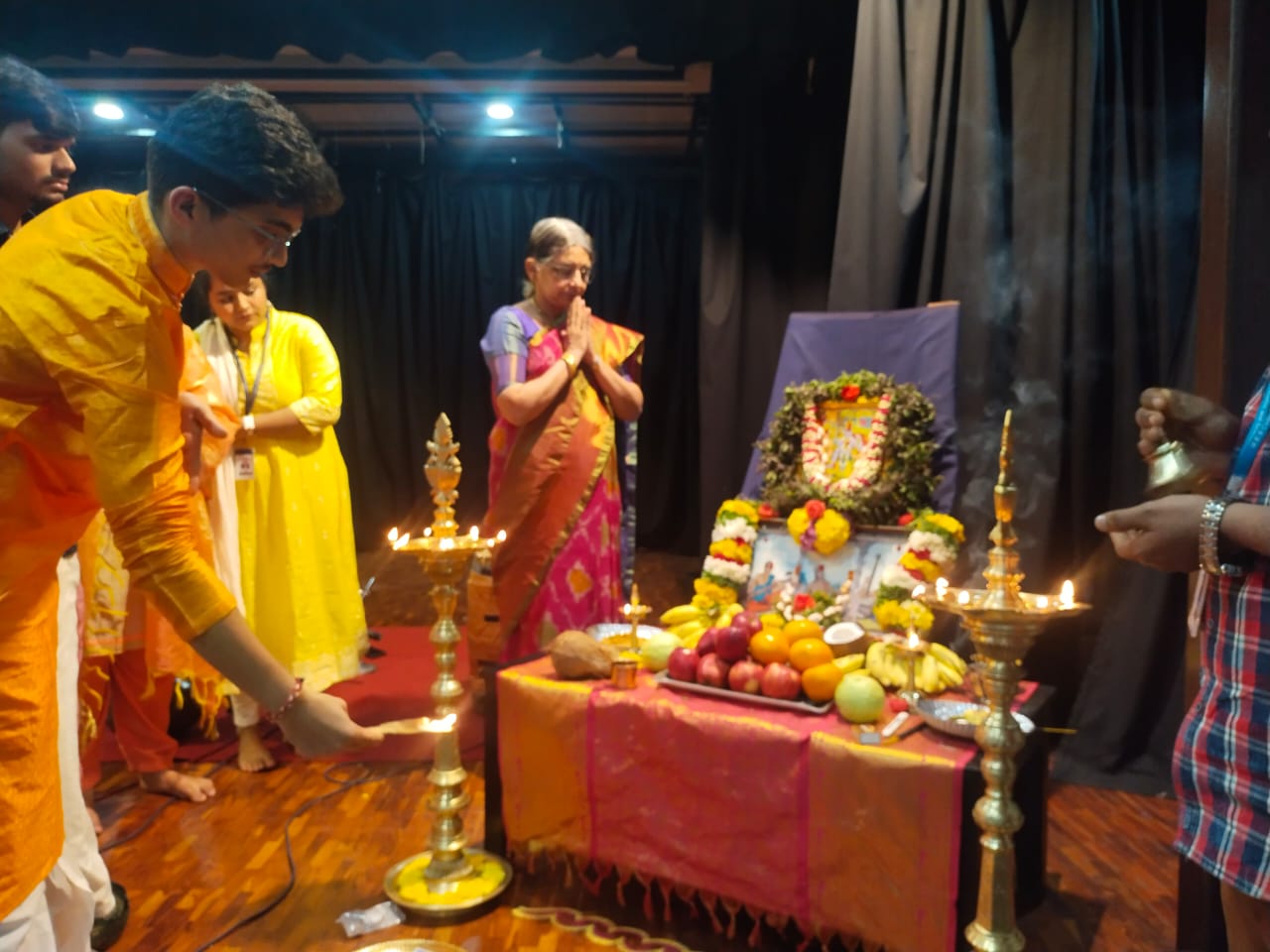 MES College of Arts, Commerce and Science