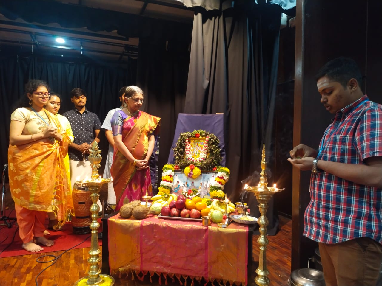 MES College of Arts, Commerce and Science