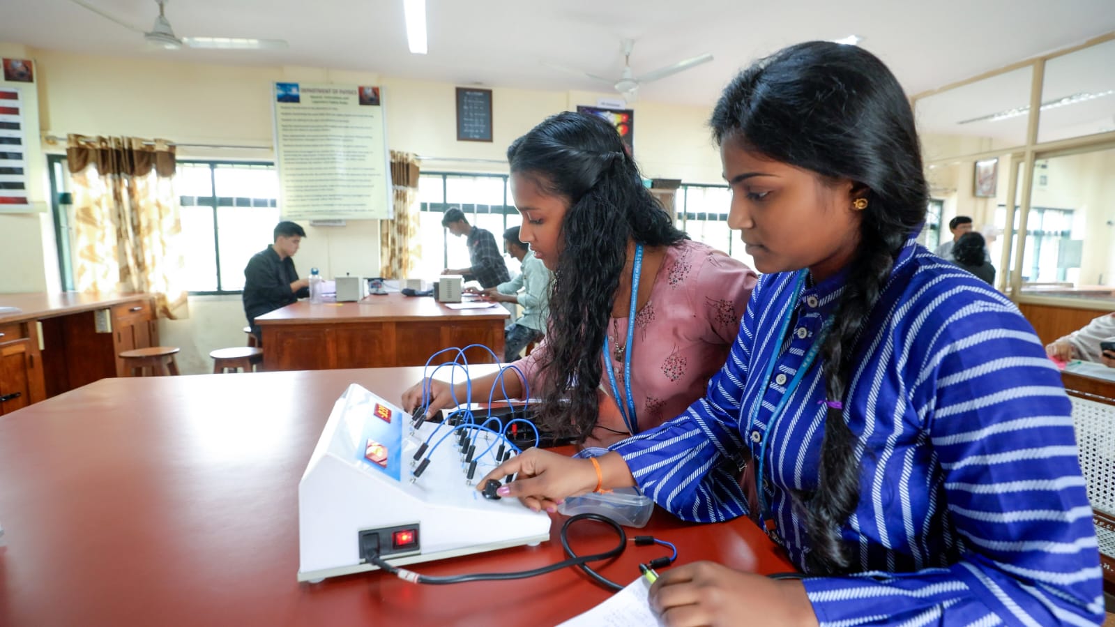 MES College of Arts, Commerce and Science