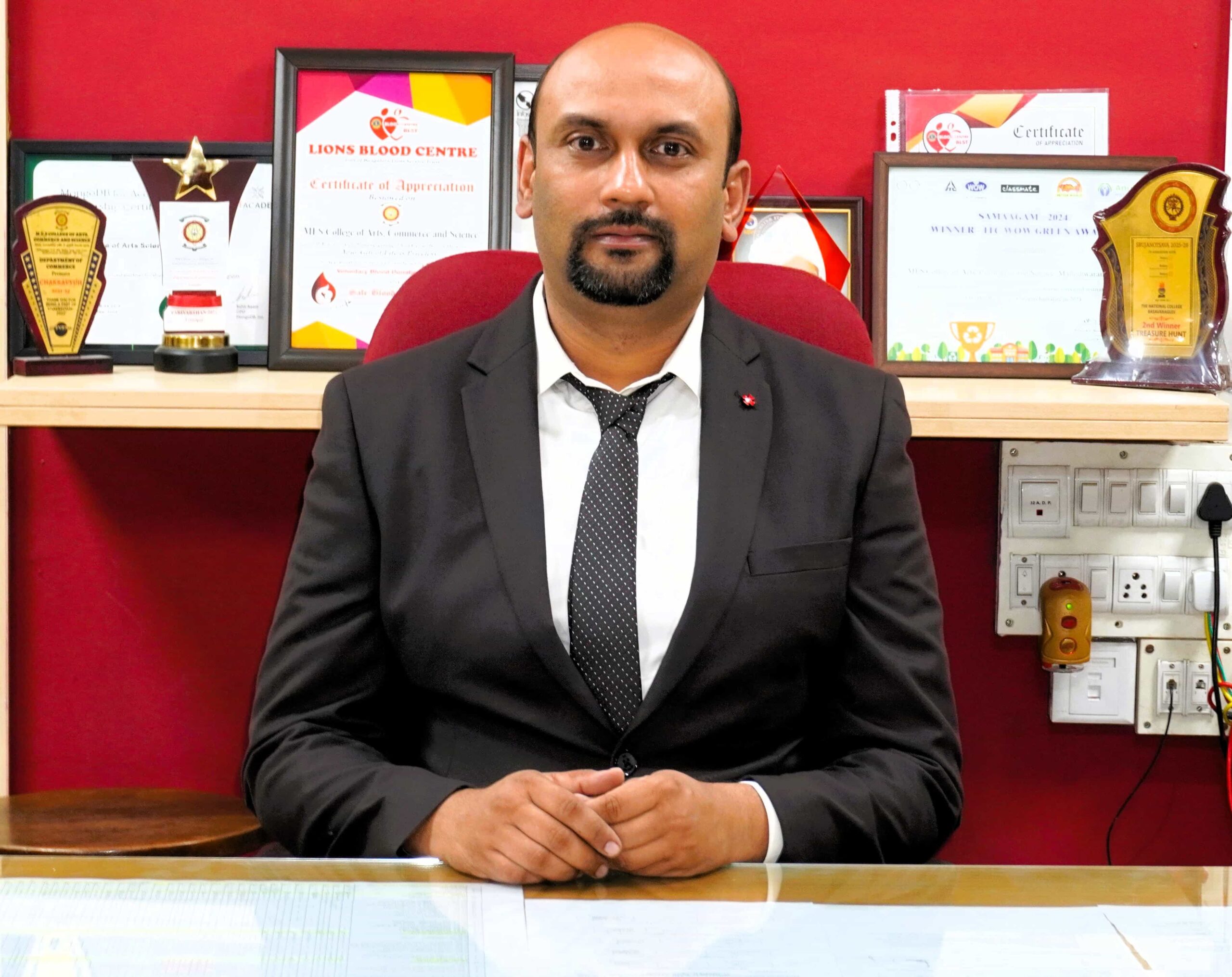 MES College of Arts, Commerce and Science